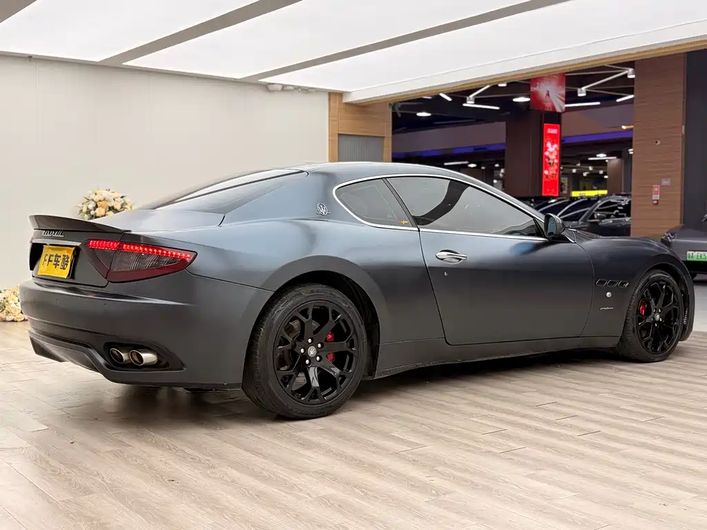 Maserati GranTurismo 2012 — фото 7