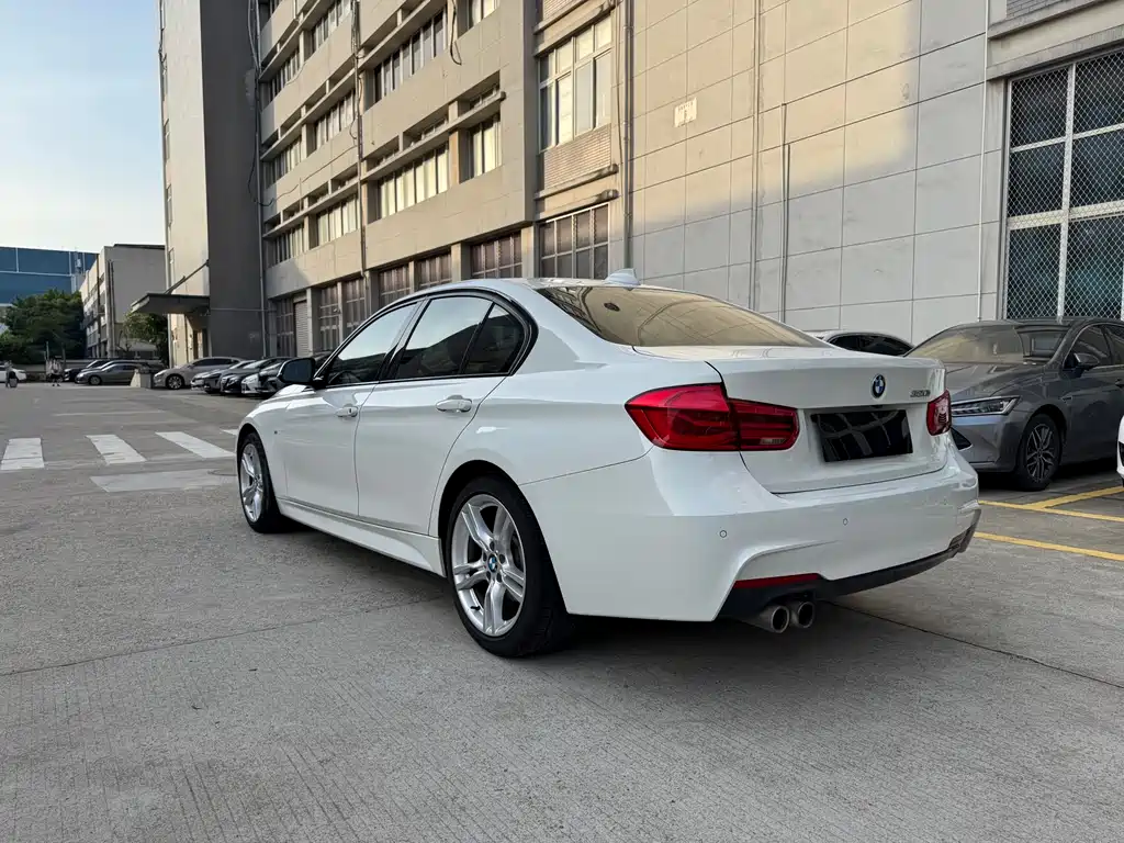 BMW 3 Series 2019 — фото 6