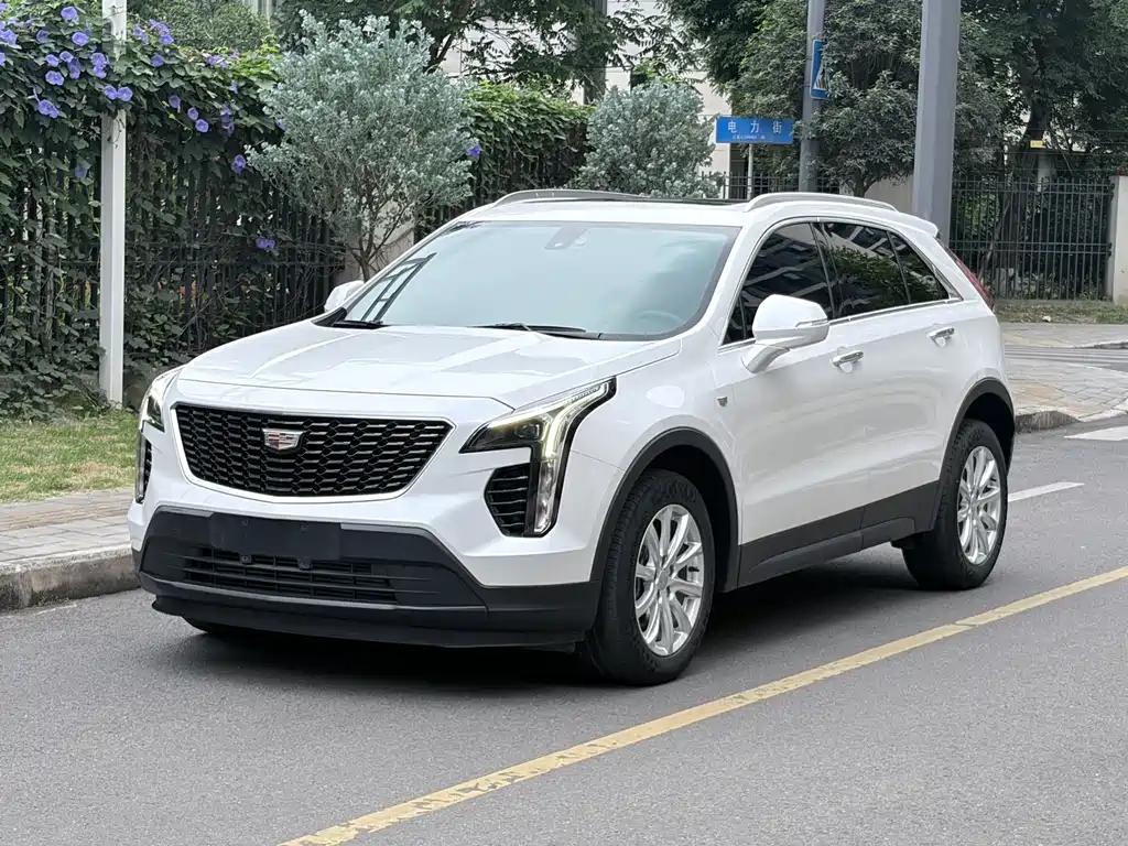 Cadillac XT4 2021 — фото 1