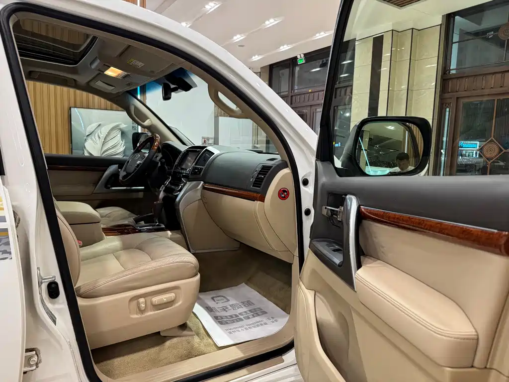 Toyota Land Cruiser 2013 — фото 16