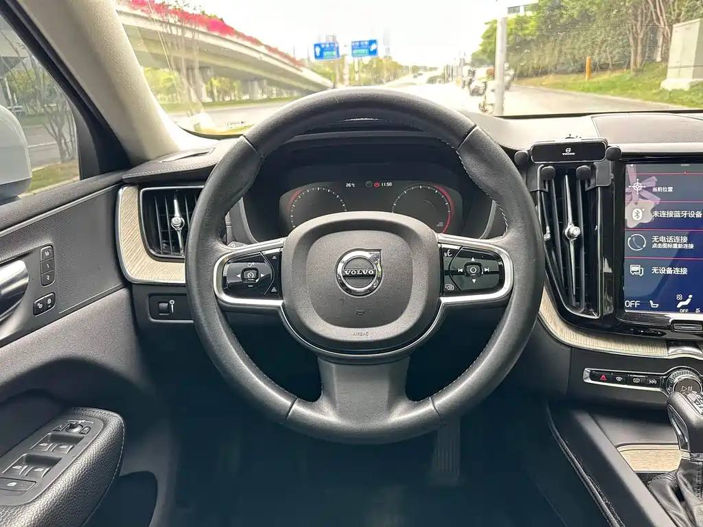 Volvo XC60 2020 — фото 16