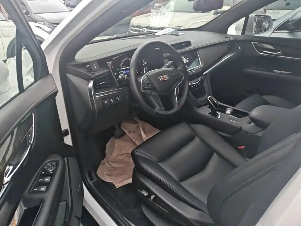 Cadillac XT5 2018 — фото 12