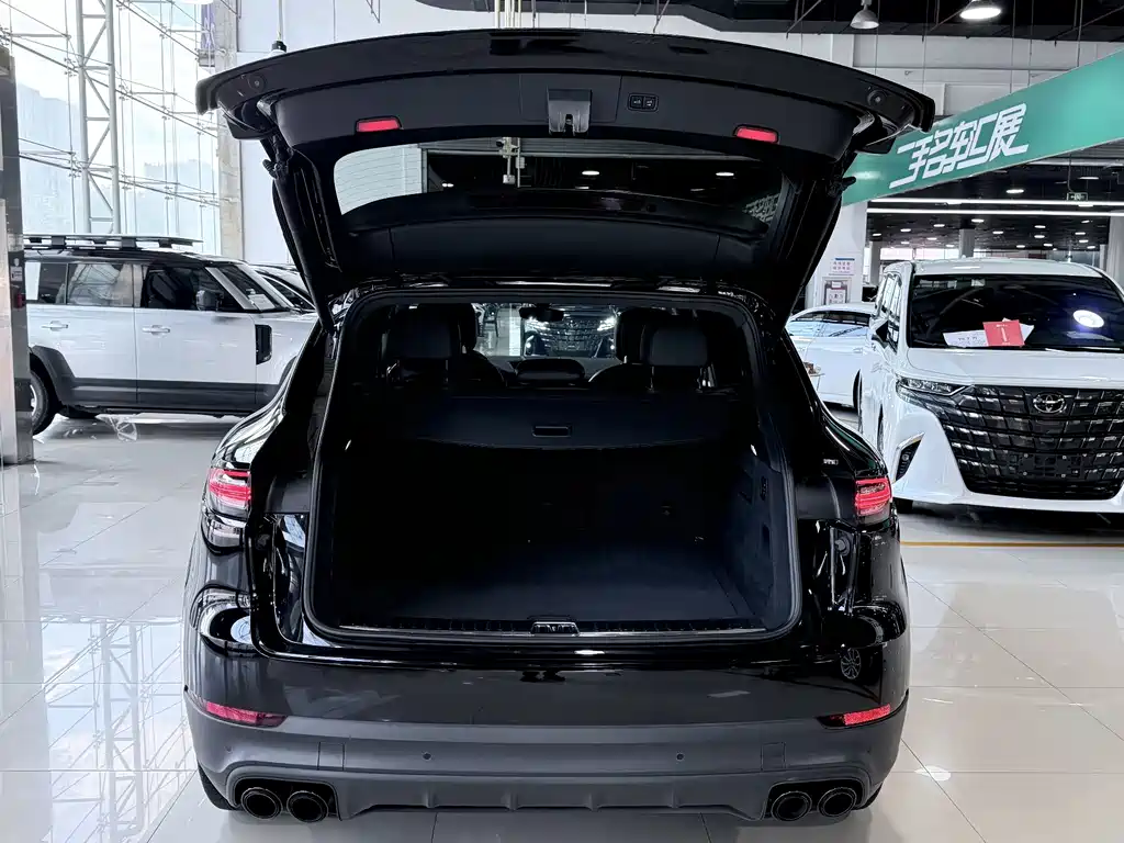 Porsche Cayenne 2022 — фото 19