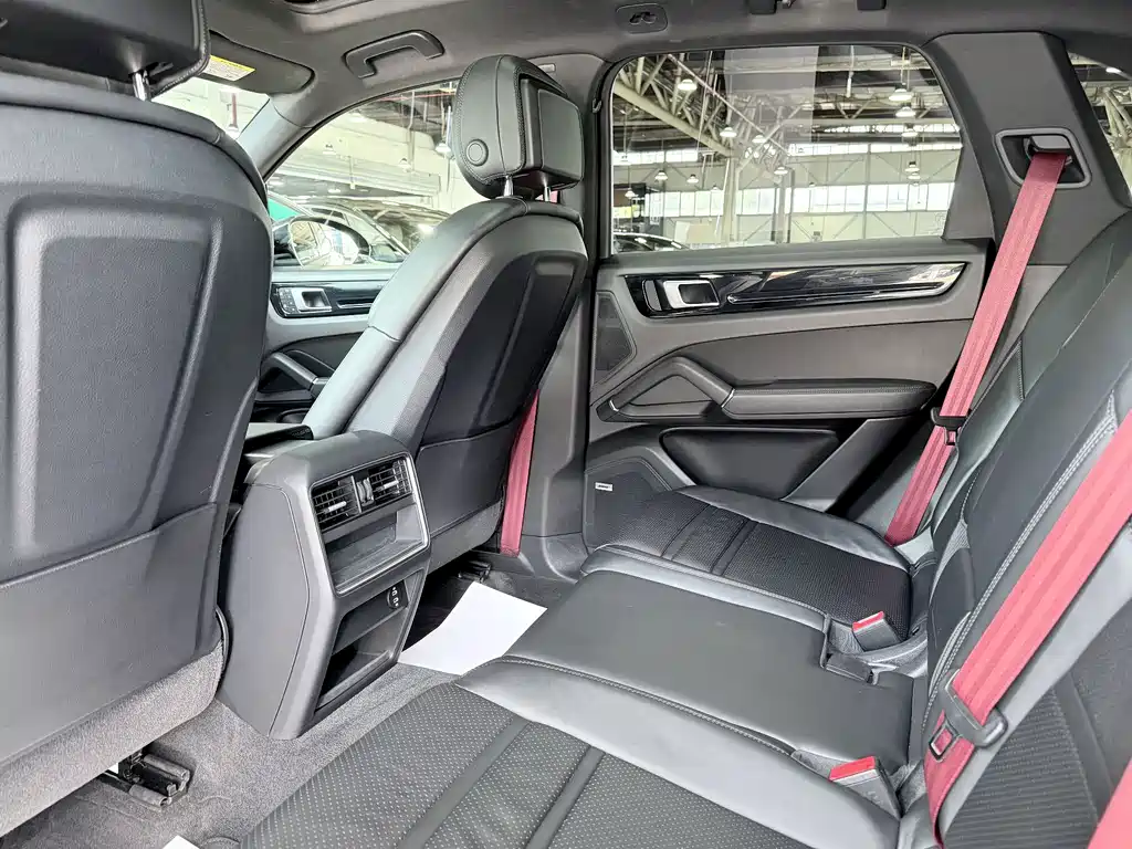 Porsche Cayenne 2022 — фото 11
