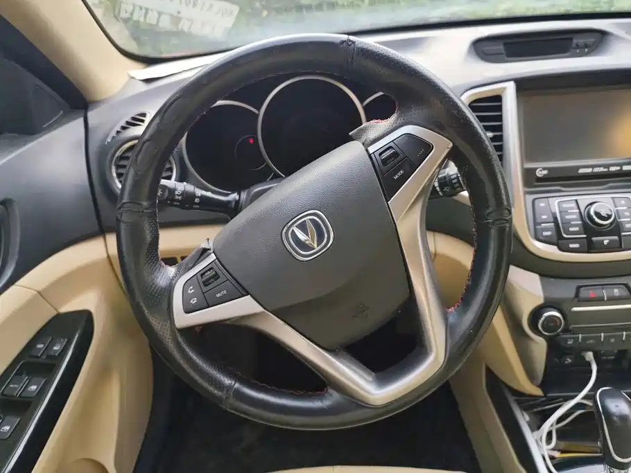 Changan Eado 2015 — фото 15