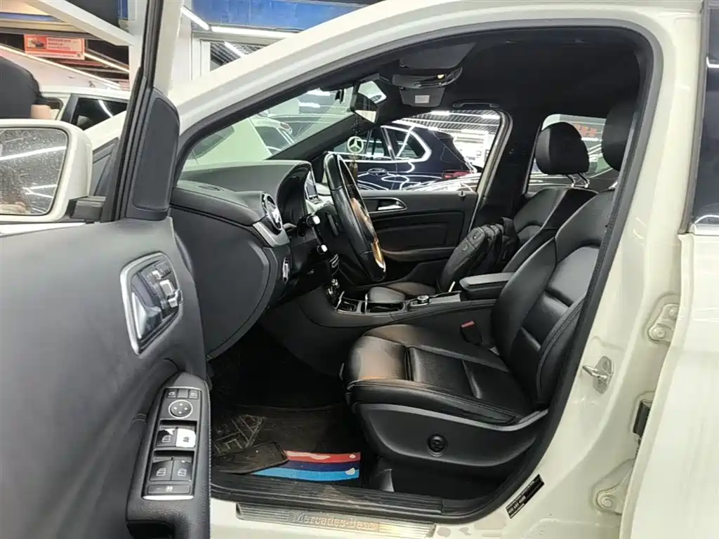 Mercedes-Benz B-Class 2016 — фото 16