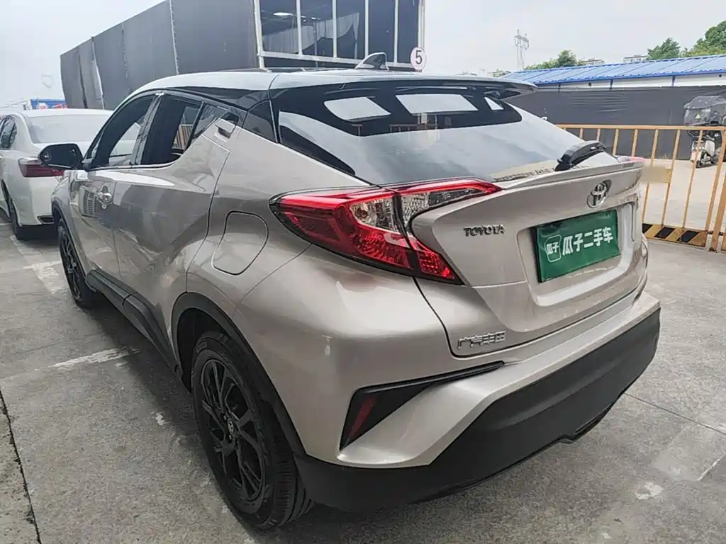 Toyota C-HR 2021 — фото 5