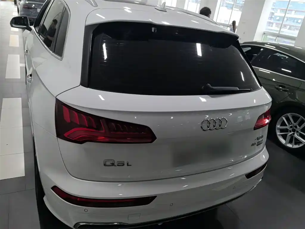 Audi Q5L 2019 — фото 6