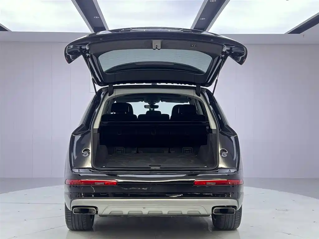 Audi Q7 2019 — фото 9