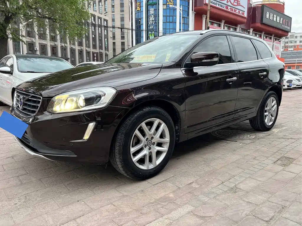 Volvo XC60 2016 — фото 1