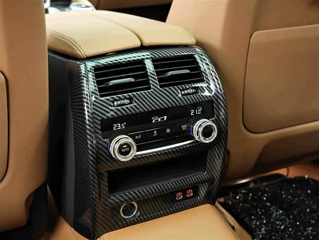 BMW 6 Series GT 2024 — фото 16