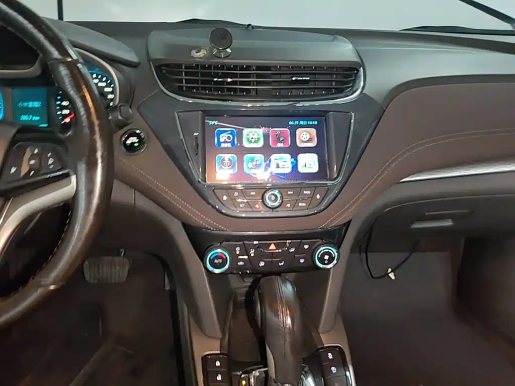 Chevrolet Malibu 2016 — фото 13