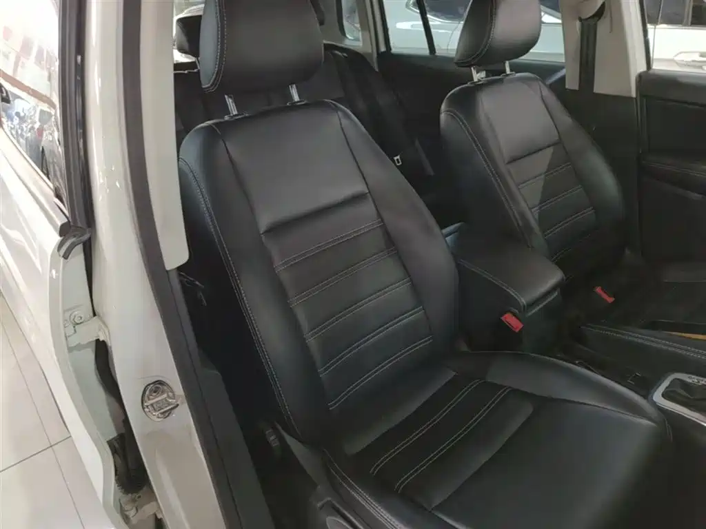 Volkswagen Tiguan 2017 — фото 25