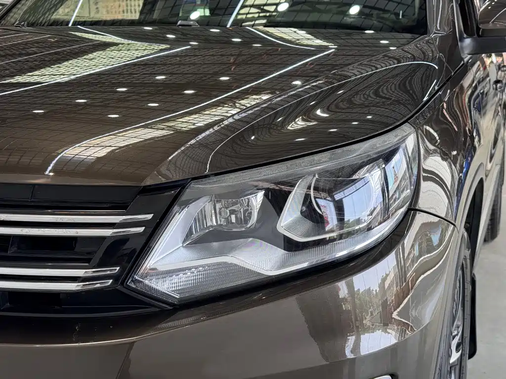 Volkswagen Tiguan 2015 — фото 24