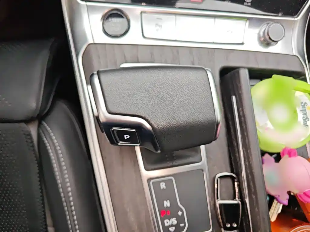 Audi A6L 2023