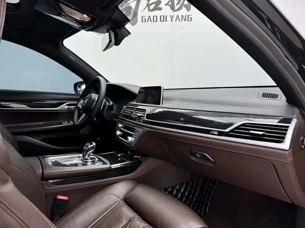 BMW 7 Series 2019 — фото 14