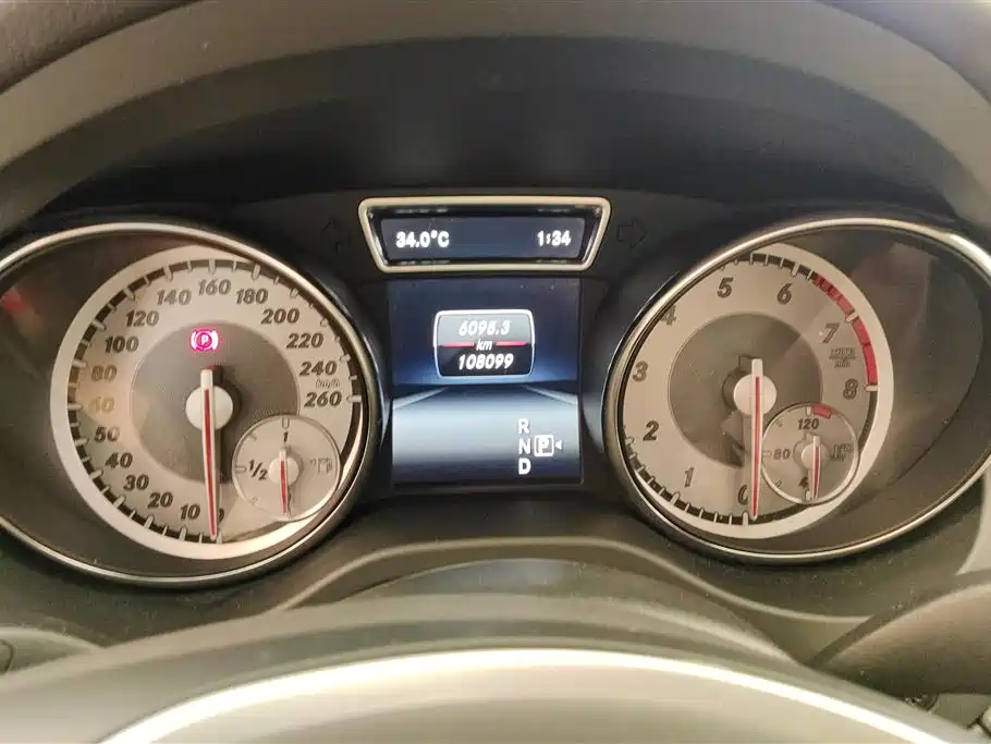 Mercedes-Benz GLA 2015 — фото 14
