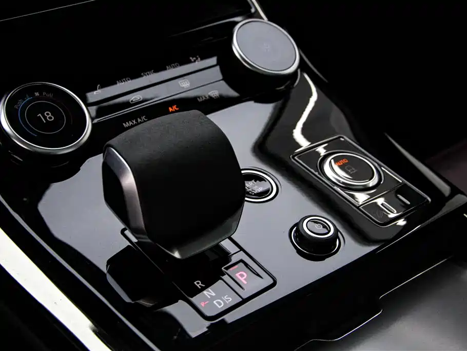 Land Rover Sport 2023 — фото 21