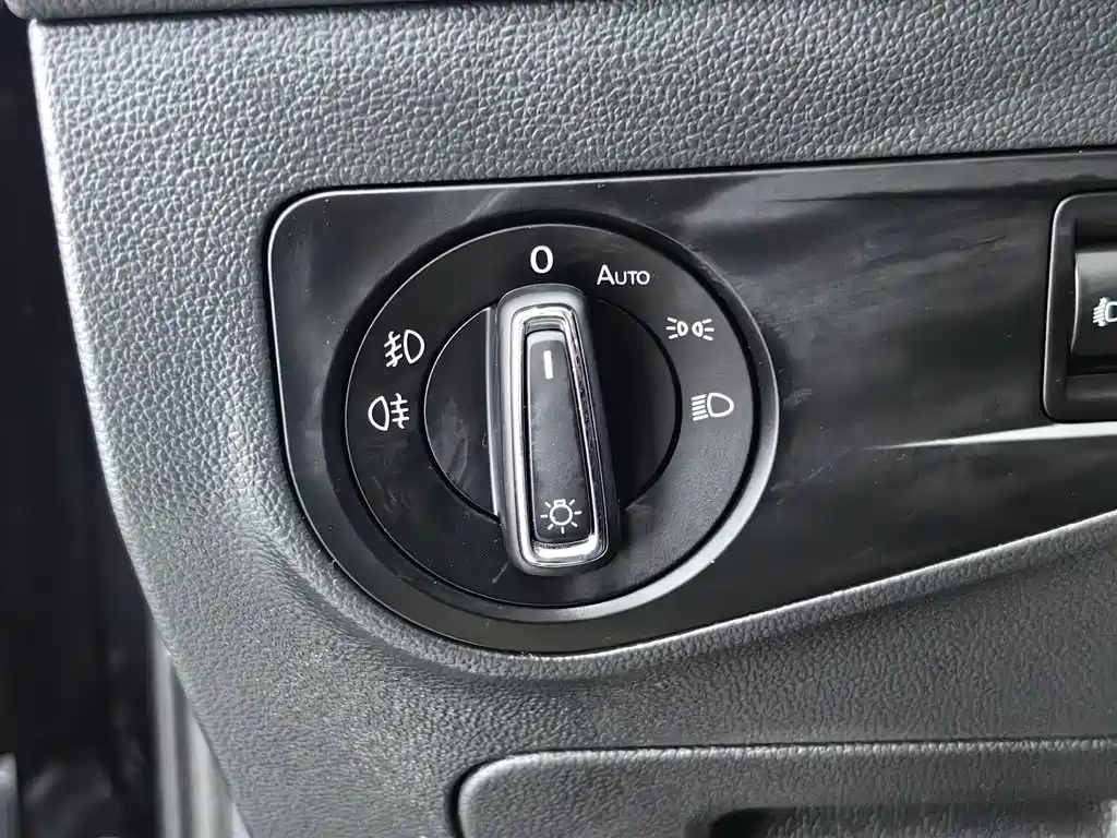Volkswagen Tiguan L 2021 — фото 21