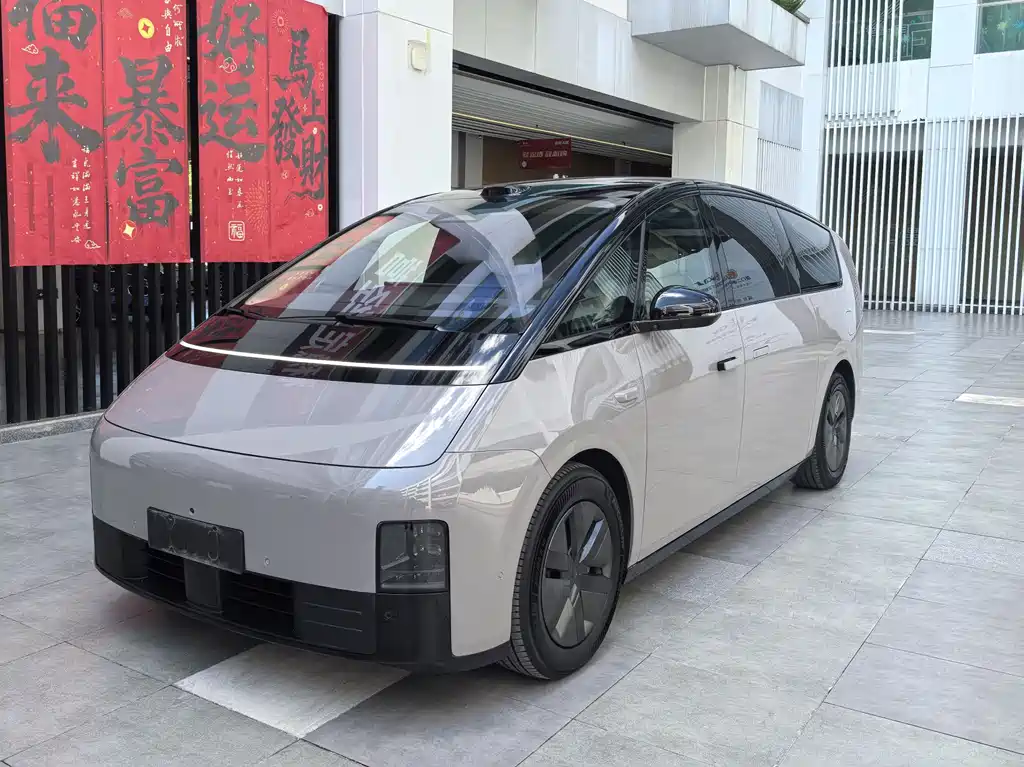 Li Auto Li MEGA 2025