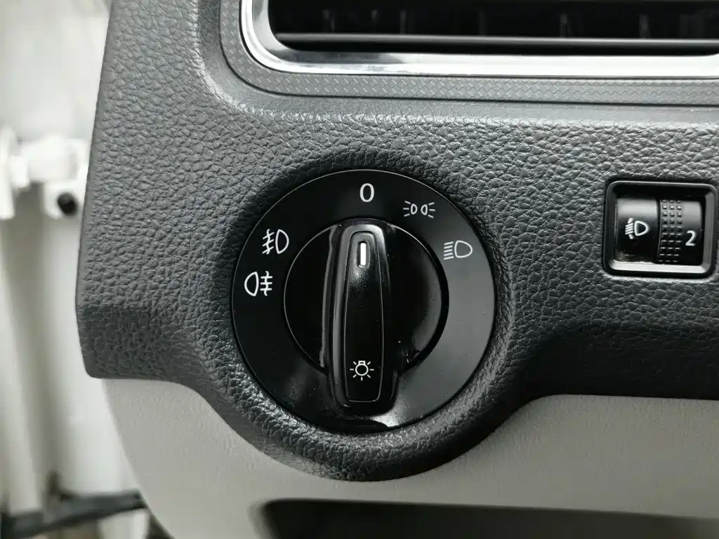 Skoda Rapid 2017 — фото 21