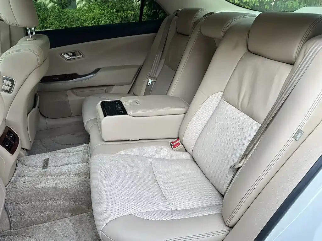 Toyota Crown 2014 — фото 11
