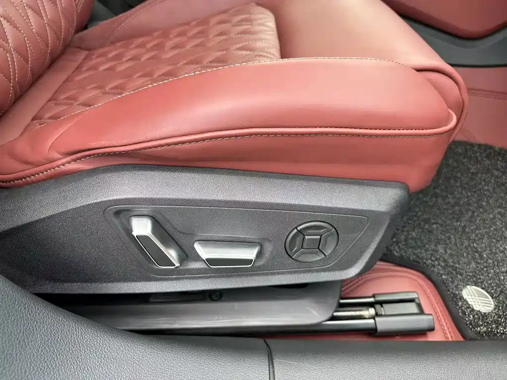 Audi A7L 2023 — фото 37