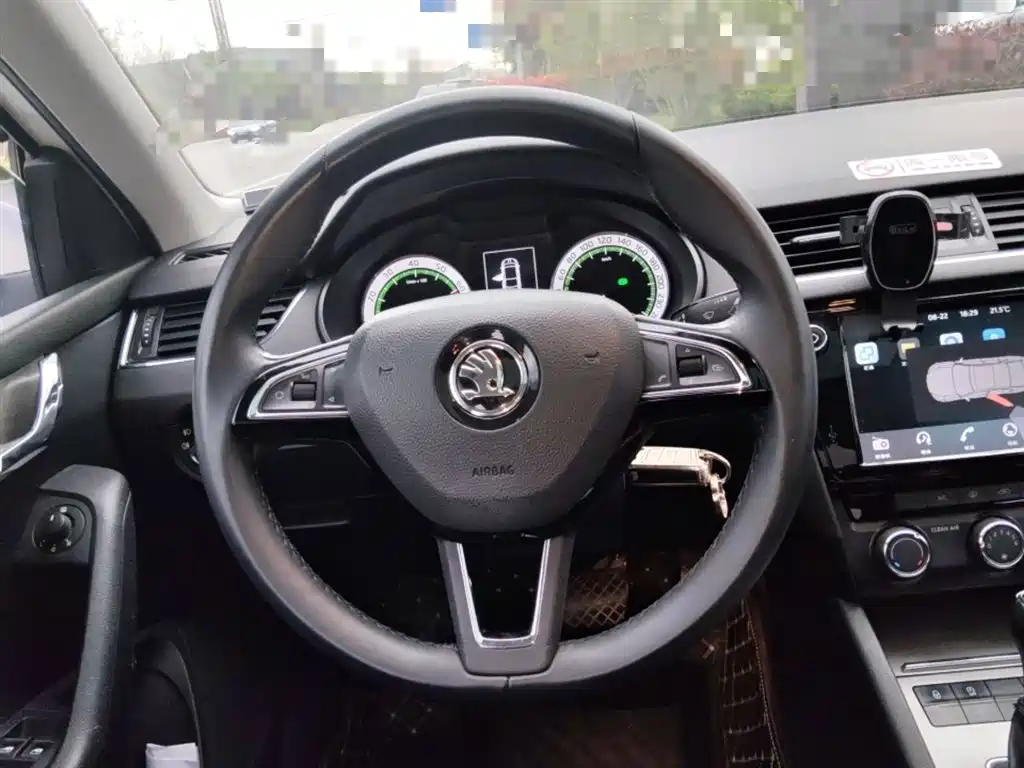 Skoda Octavia 2018 — фото 5