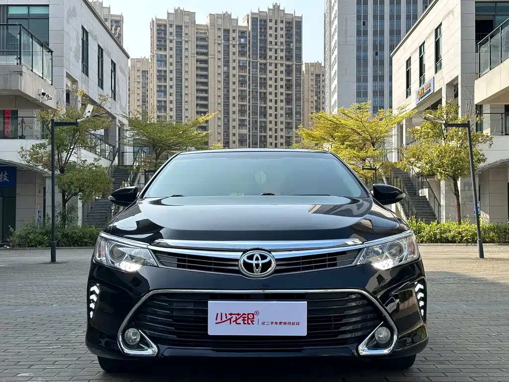 Toyota Camry 2016 — фото 2