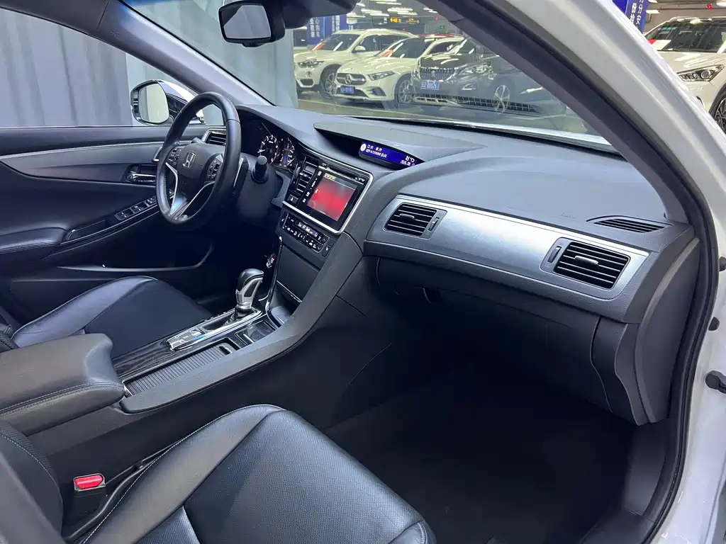 Honda Spirior 2016 — фото 11