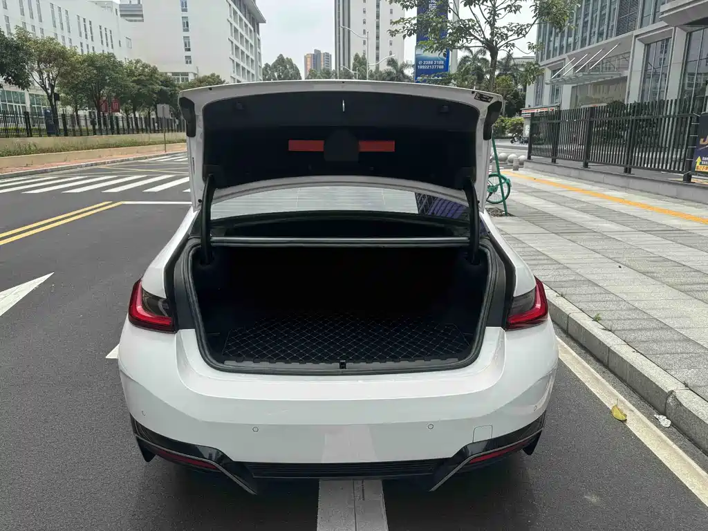 BMW i3 2024 — фото 11