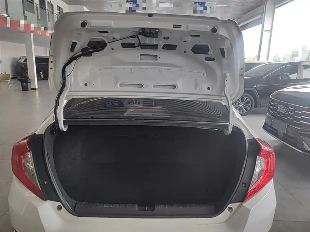 Honda Civic 2019 — фото 19