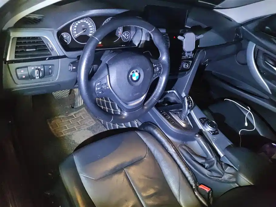 BMW 3 Series 2015 — фото 12