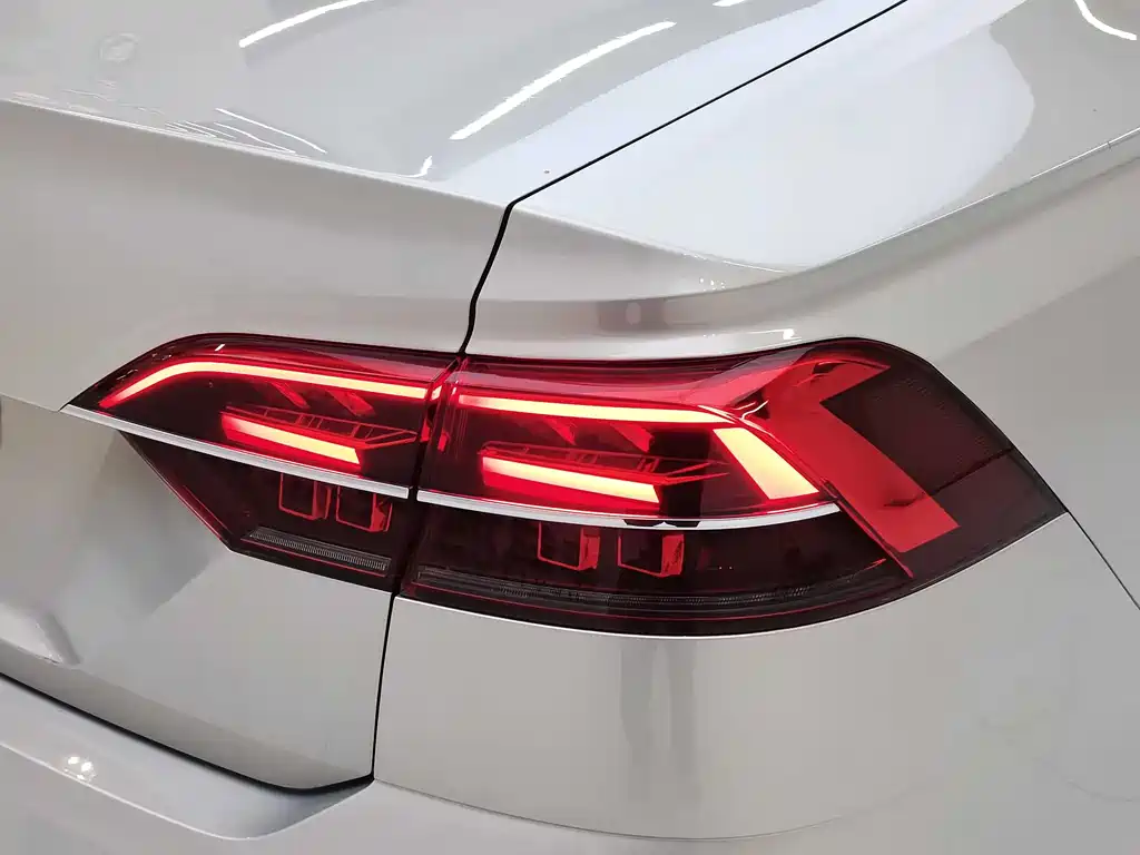 Volkswagen Phideon 2017 — фото 10