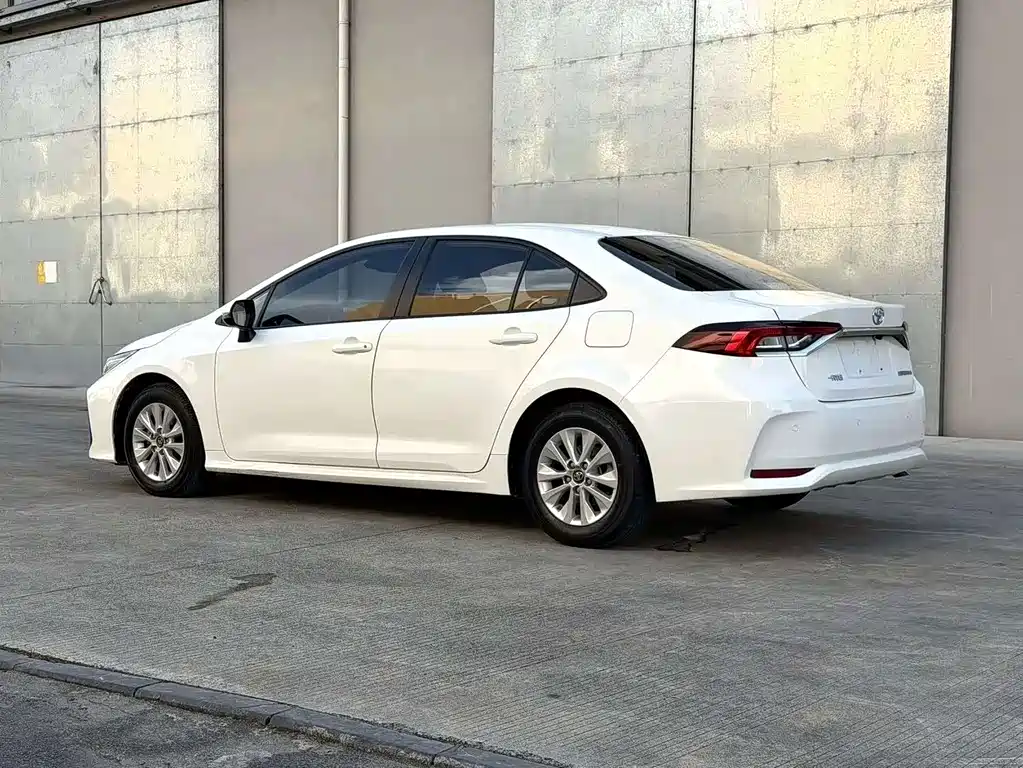 Toyota Corolla 2024 — фото 10