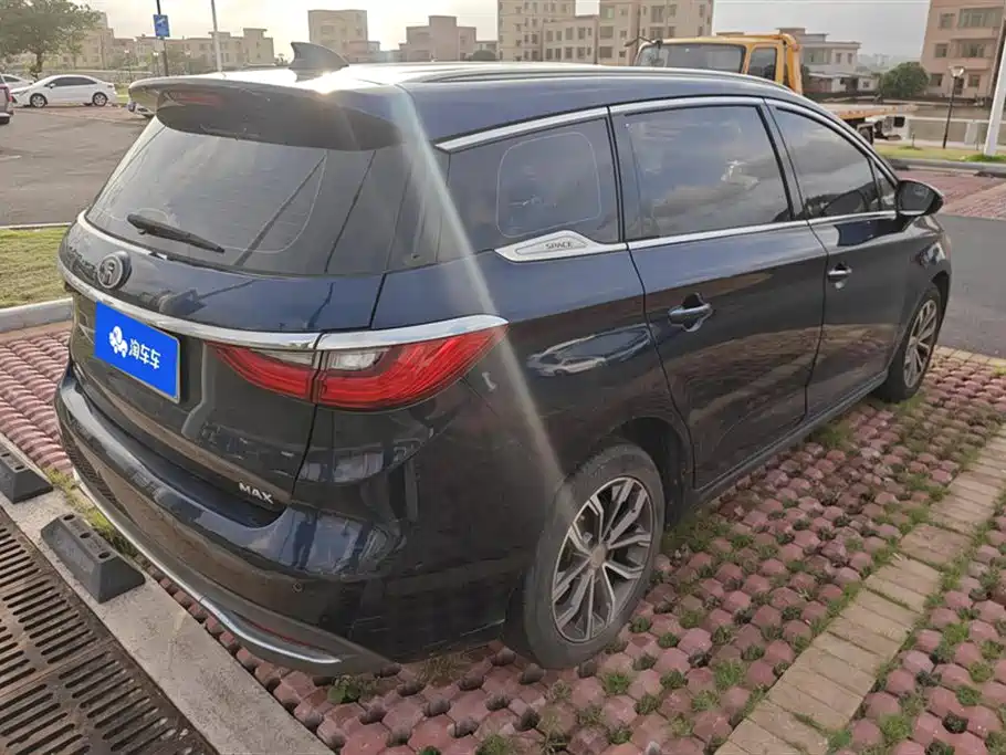 BYD MAX 2019
