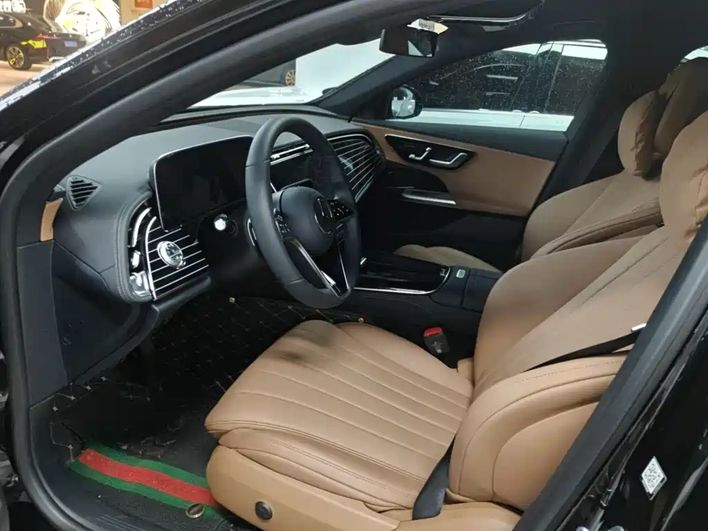 Mercedes-Benz E-Class 2024