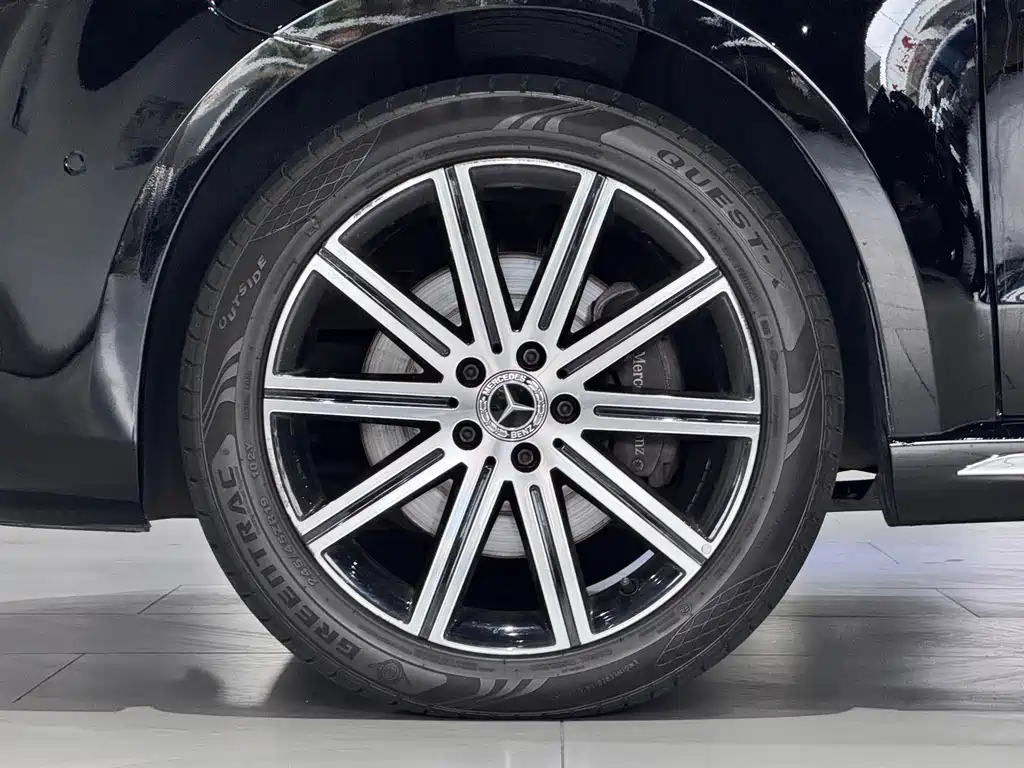 Mercedes-Benz V-Class 2021 — фото 12