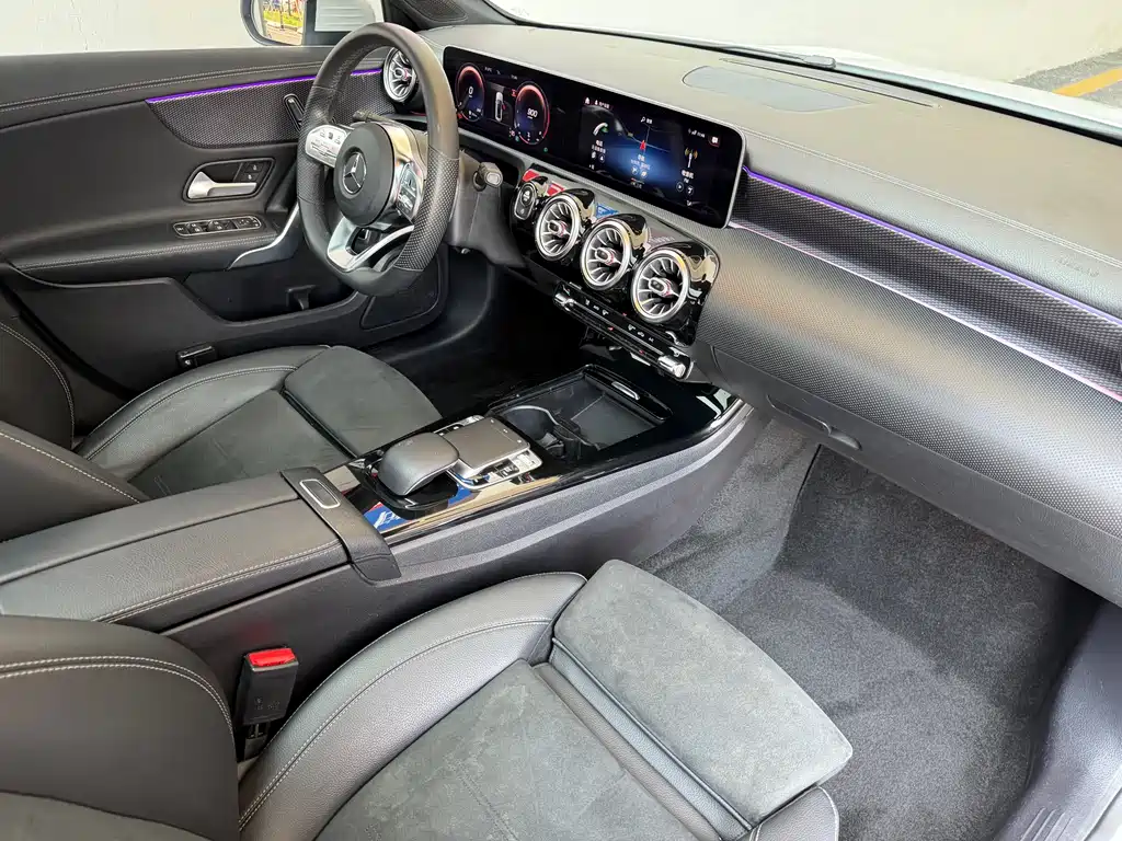 Mercedes-Benz A-Class 2020 — фото 13