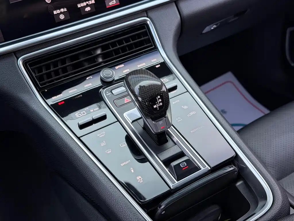 Porsche Panamera 2018 — фото 12