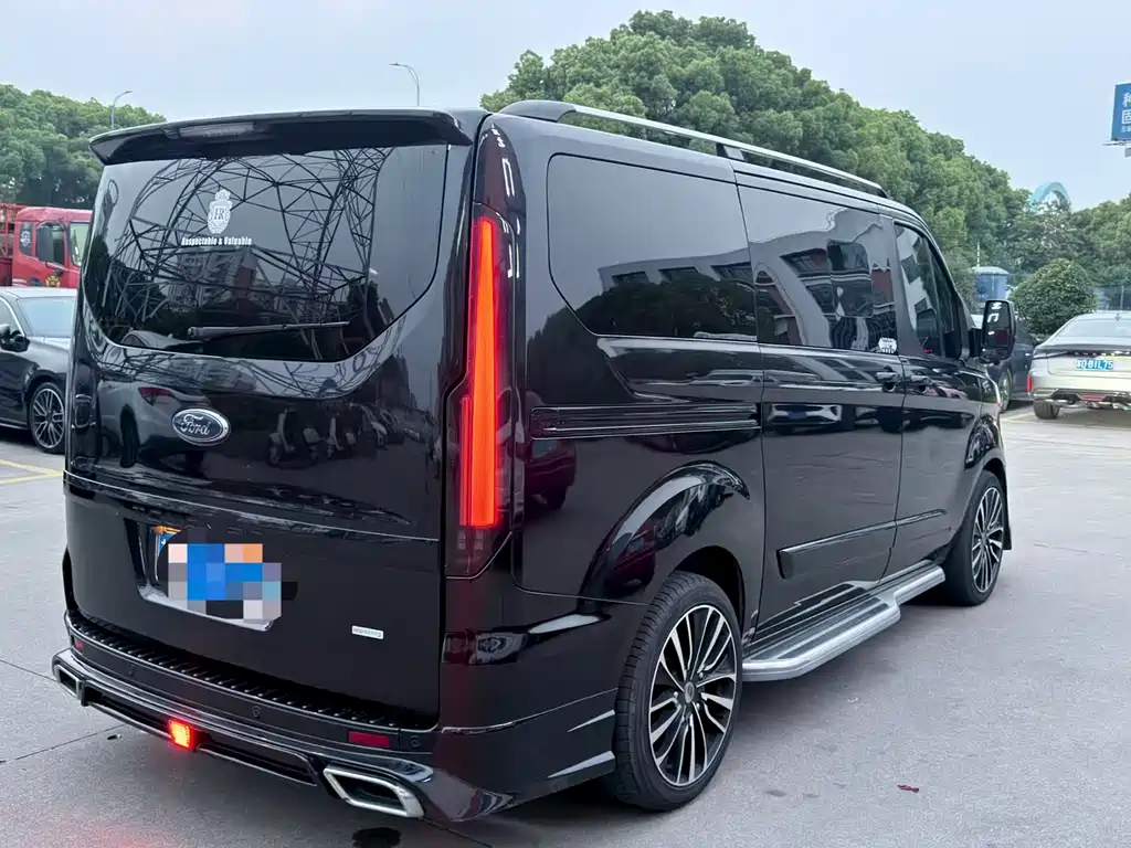Ford Tourneo 2023 — фото 4