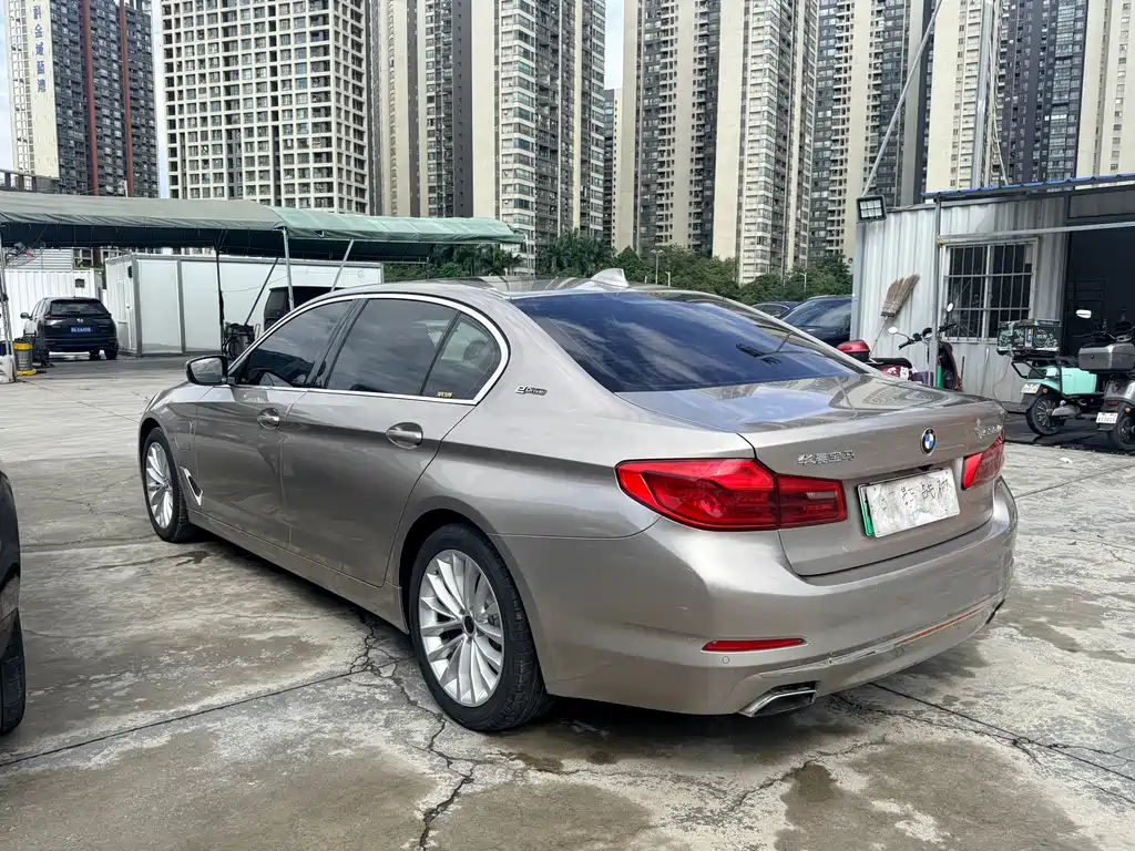 BMW 5 Series New Energy 2019 — фото 9