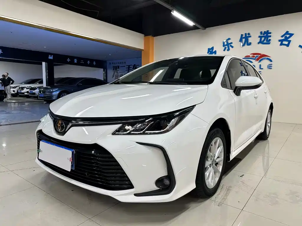 Toyota Corolla 2021 — фото 1