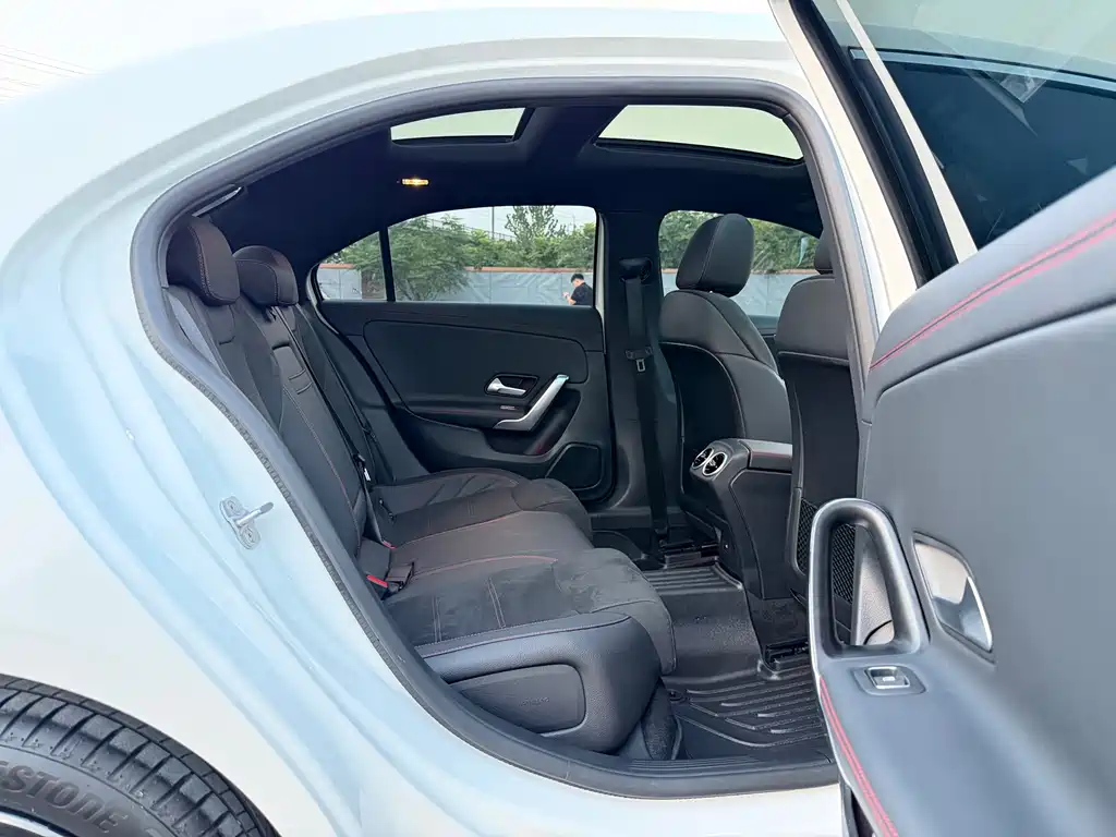 Mercedes-Benz A-Class 2024 — фото 15