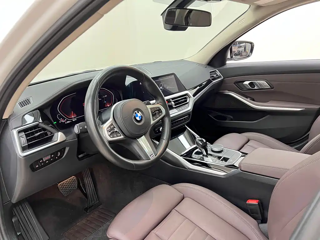 BMW 3 Series 2021 — фото 16