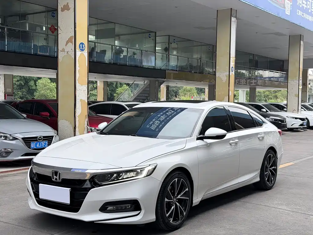 Honda Accord 2019 — фото 1