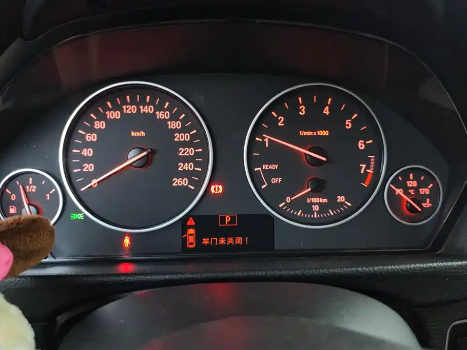 BMW 3 Series 2015 — фото 14