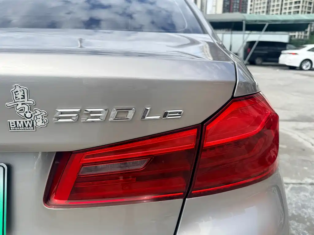 BMW 5 Series New Energy 2019 — фото 7