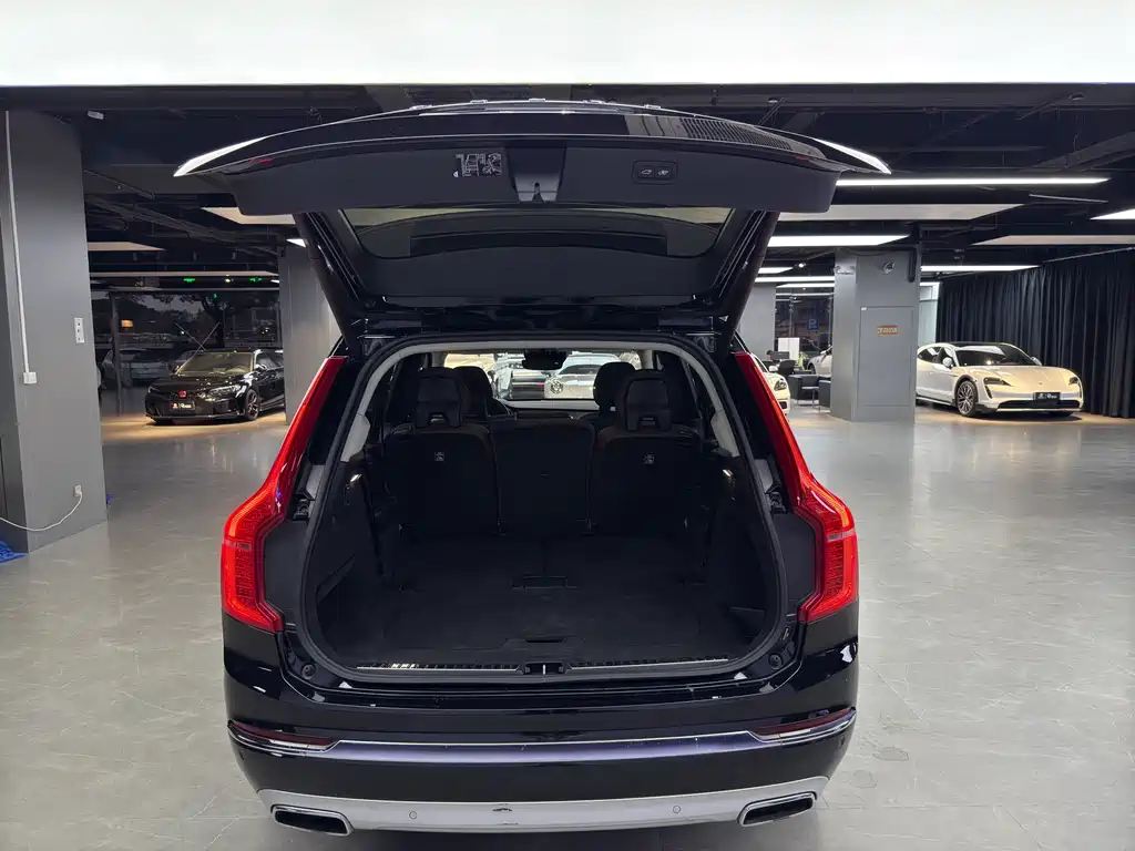 Volvo XC90 2019 — фото 19
