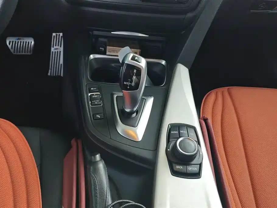 BMW 3 Series 2015 — фото 16